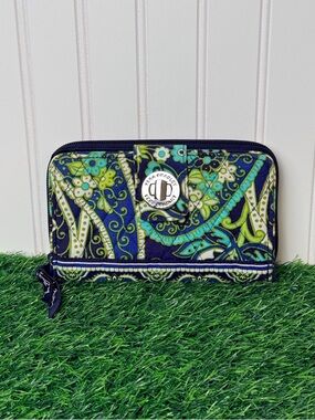 Vera Bradley RETIRED Rhythm & Blues Turn Lock Wallet Navy/Teal/Lime Paisley EUC